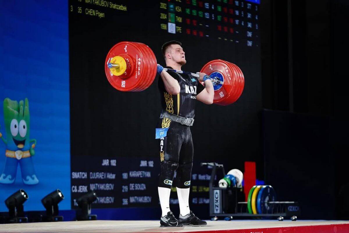 Артём Антропов стал серебряным призером чемпионата Азии.