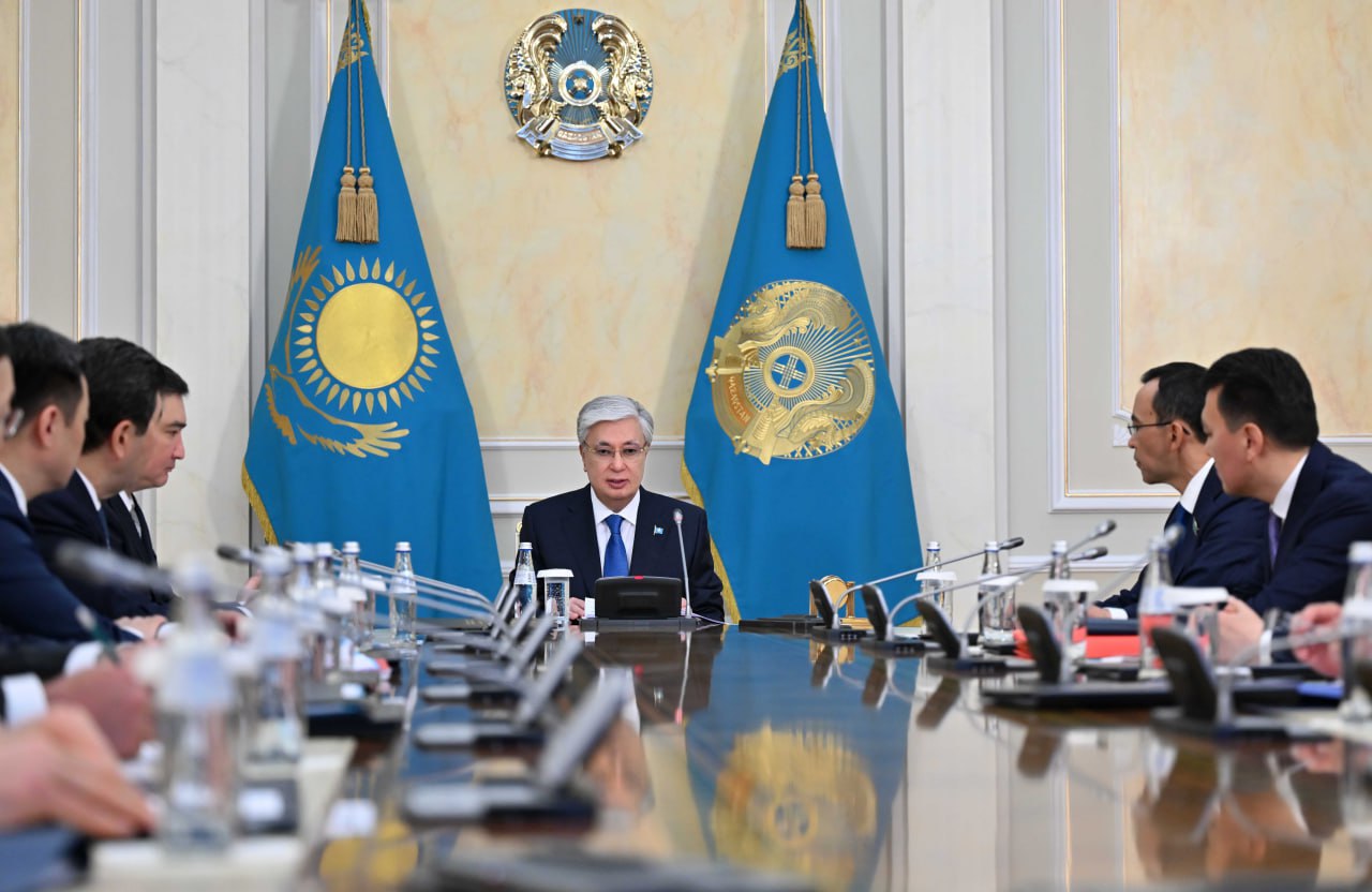 «Министру транспорта объявлен выговор»: Токаев раскритиковал ситуацию в сфере транспорта и логистики