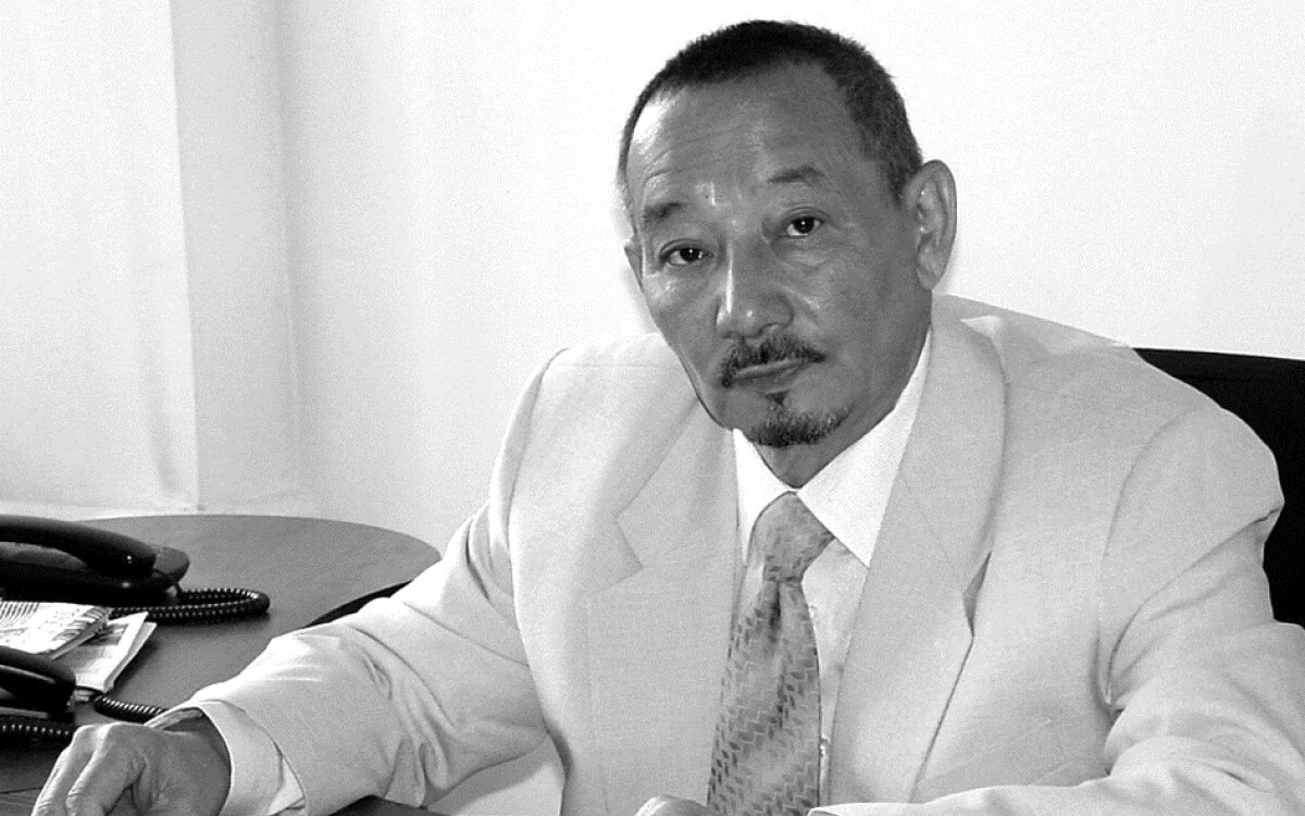 Великий поэт нации с высоким духом Темирхан Медетбек скончался.