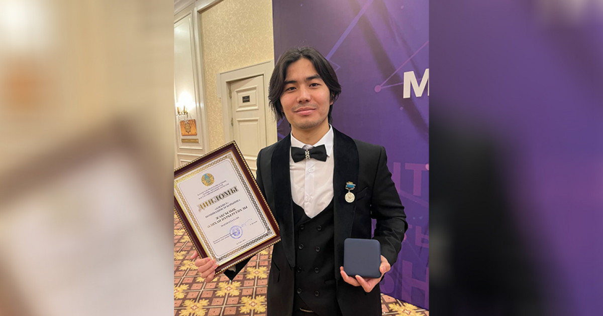 Автор лучшего романа о Казахстане будет ежемесячно получать 500 долларов пожизненно.