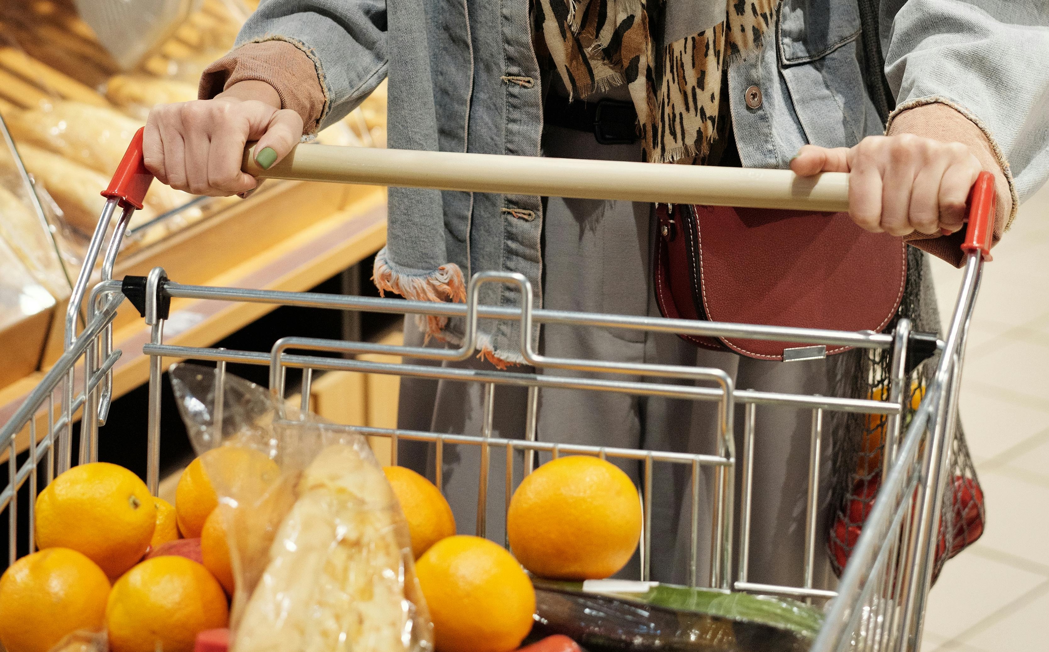 В Павлодарской области в результате государственного контроля цены на социально значимые товары снизились