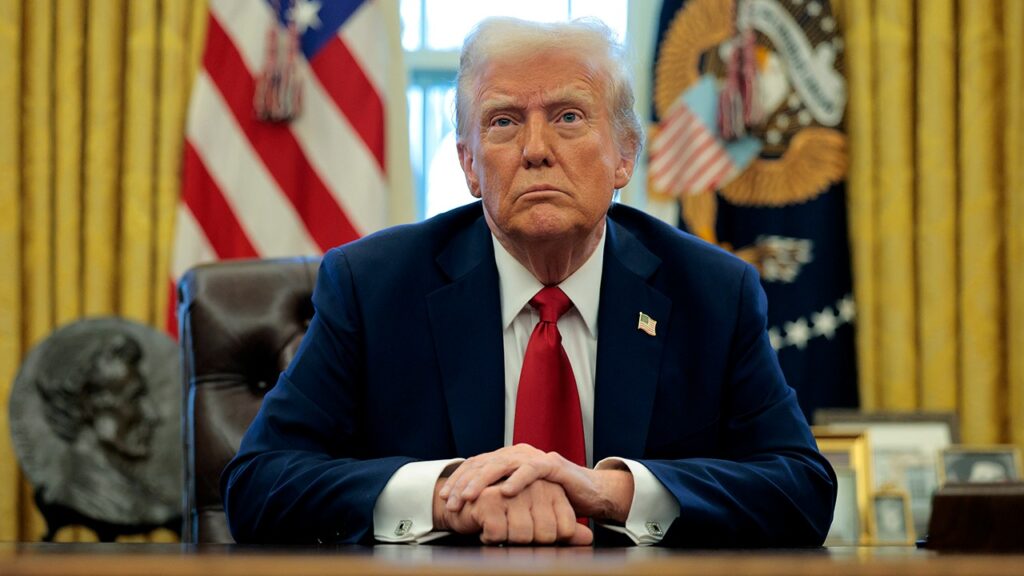 Трамп объявил о вступлении в силу перемирия между Ираном и Израилем.