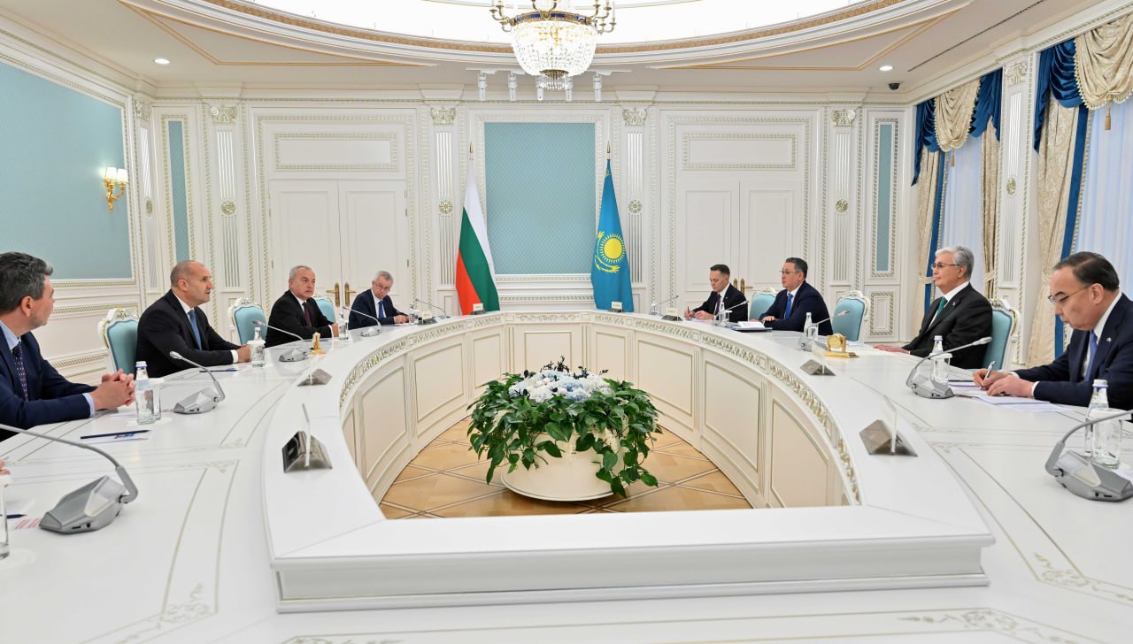 Касым-Жомарт Токаев провел переговоры с Президентом Болгарии Руменом Радевым