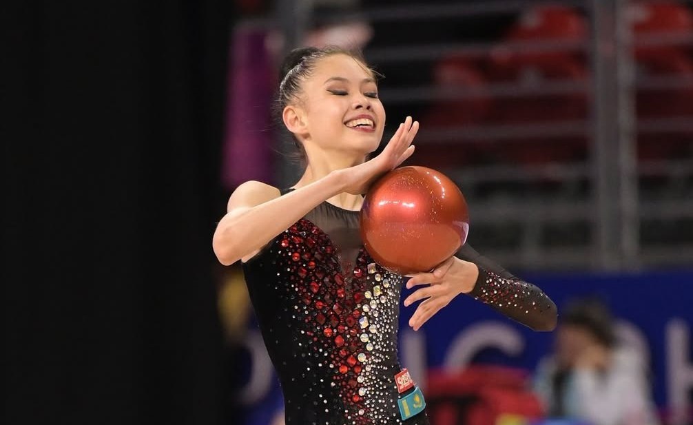 Казахстанский гимнаст одержал историческую победу на Чемпионате мира среди юниоров.