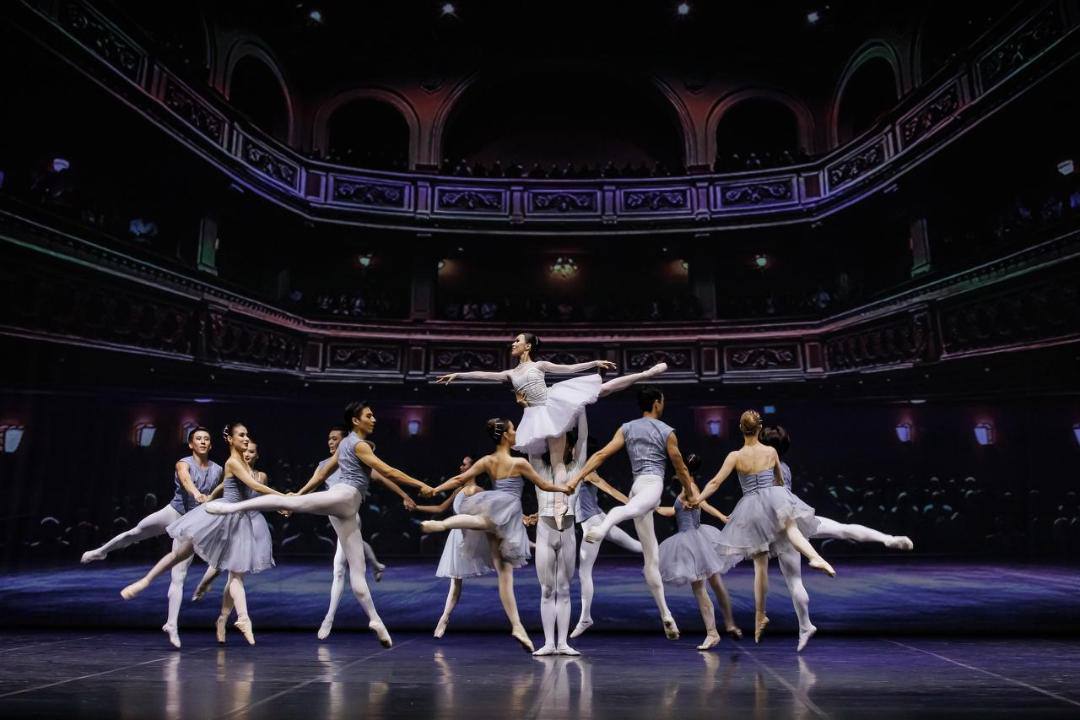 На сцене Алматинского театра состоялась премьера постановки «Что скрывает балет»