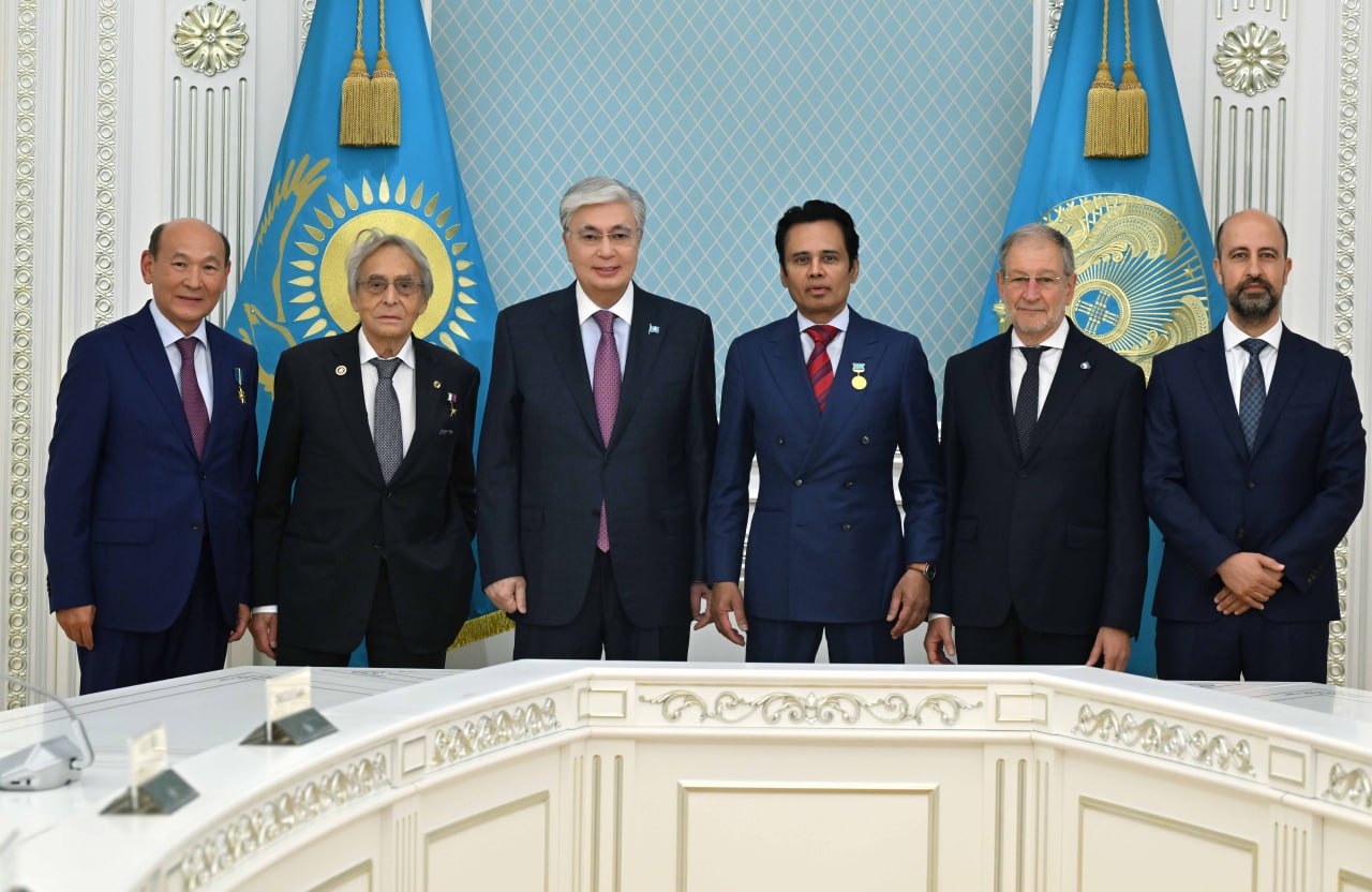 Глава государства встретился с представителями мировой нейрохирургии