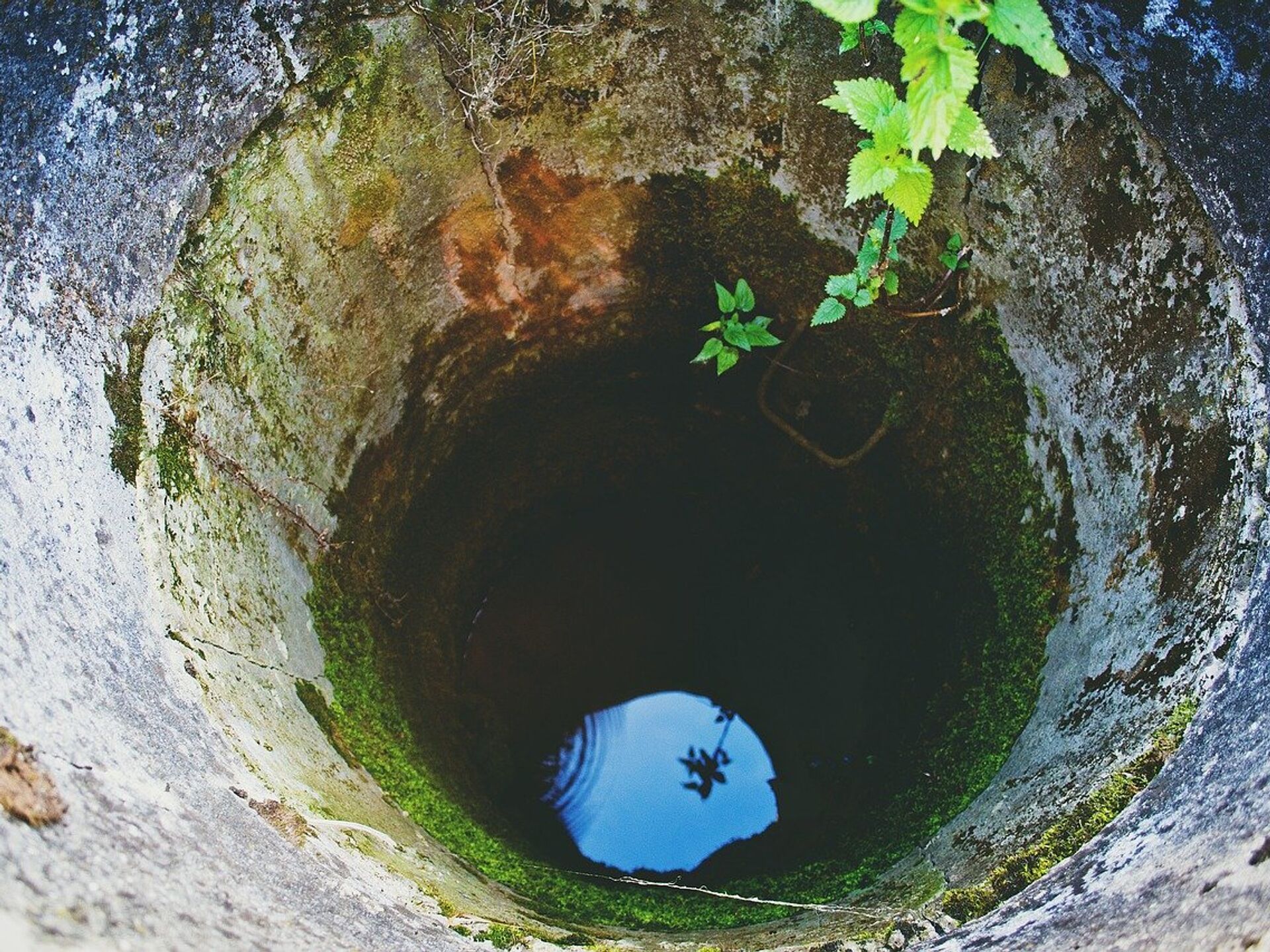 В Актобе погиб ребенок и взрослый, упавшие в колодец
