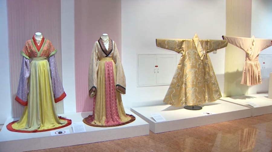 В Астане открылась международная выставка «Шелк и Шелковый путь».