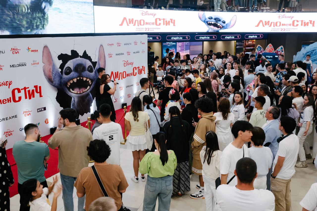 В Алматы состоялась премьера фильма Disney «Лило и Стич» на казахском языке.