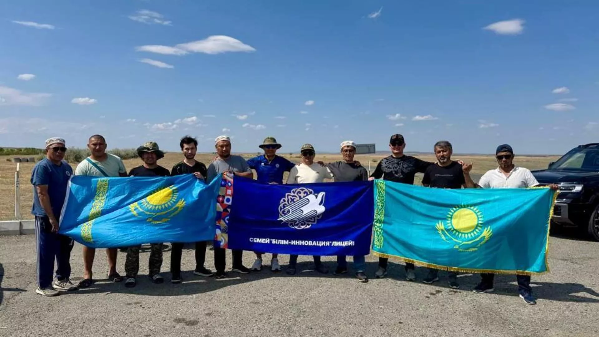 По пути Абая: В Абайской области отцы и учителя за три дня преодолели верхом на лошадях 180 километров