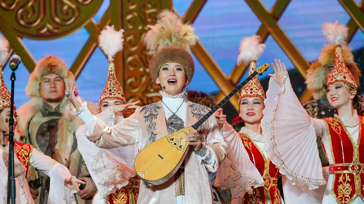 Как отмечается День национальной домбры в Алматы