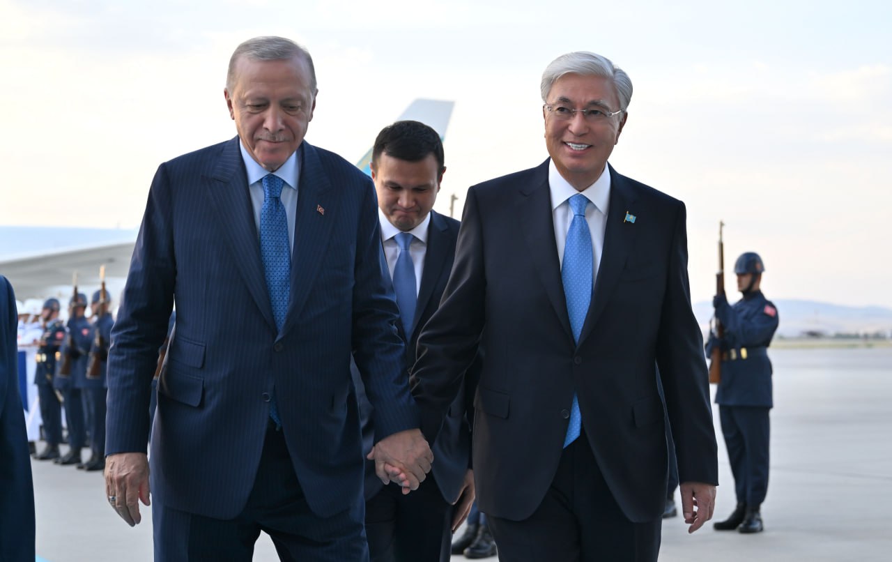 Токаев совершил официальный визит в Турцию: в Анкаре его встретил Эрдоган