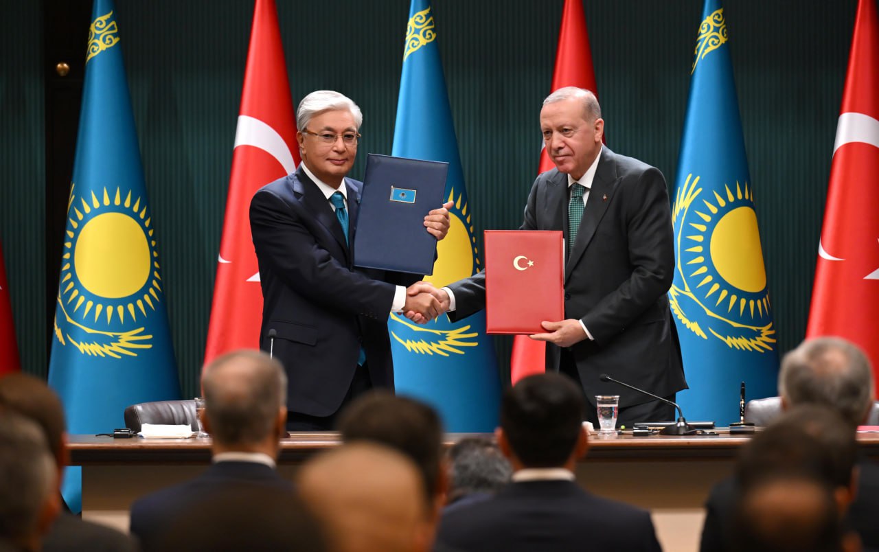 Казахско-турецкое стратегическое партнерство вышло на новый уровень: между двумя странами подписано 18 соглашений