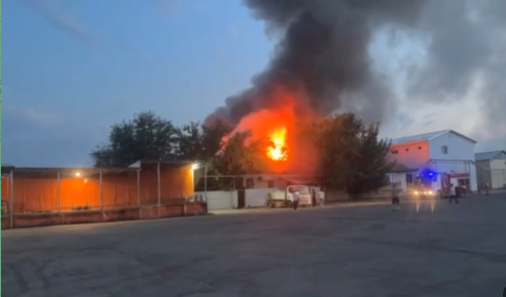 На птицефабрике Маргулана Сейсембаева произошел пожар. Есть пострадавшие.