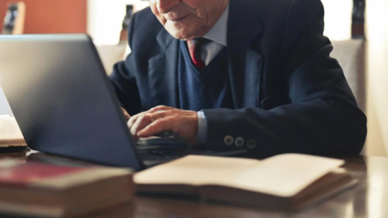 С начала года в рамках проекта «Серебряный возраст» трудоустроено 12,4 тыс. человек.