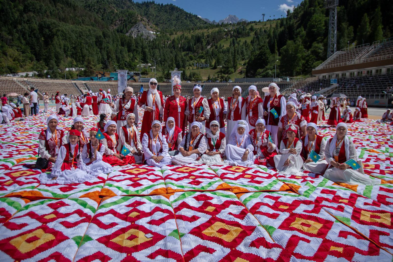 Учителя и ученики Абайской области установили мировой рекорд