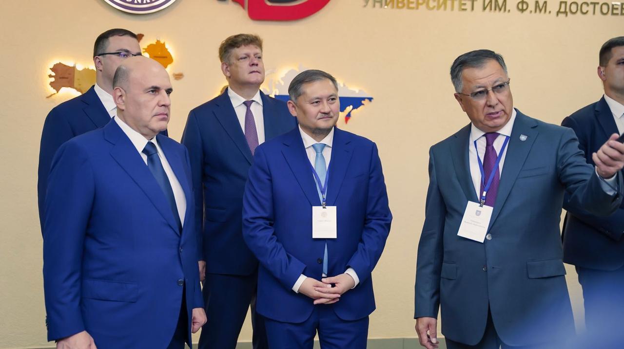 КазНУ открыл первый филиал в России – Мишустин посетил новое учебное заведение в Омске