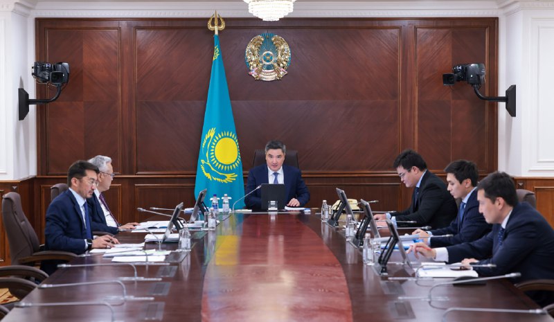 Олжас Бектенов провел заседание Цифрового штаба по цифровизации