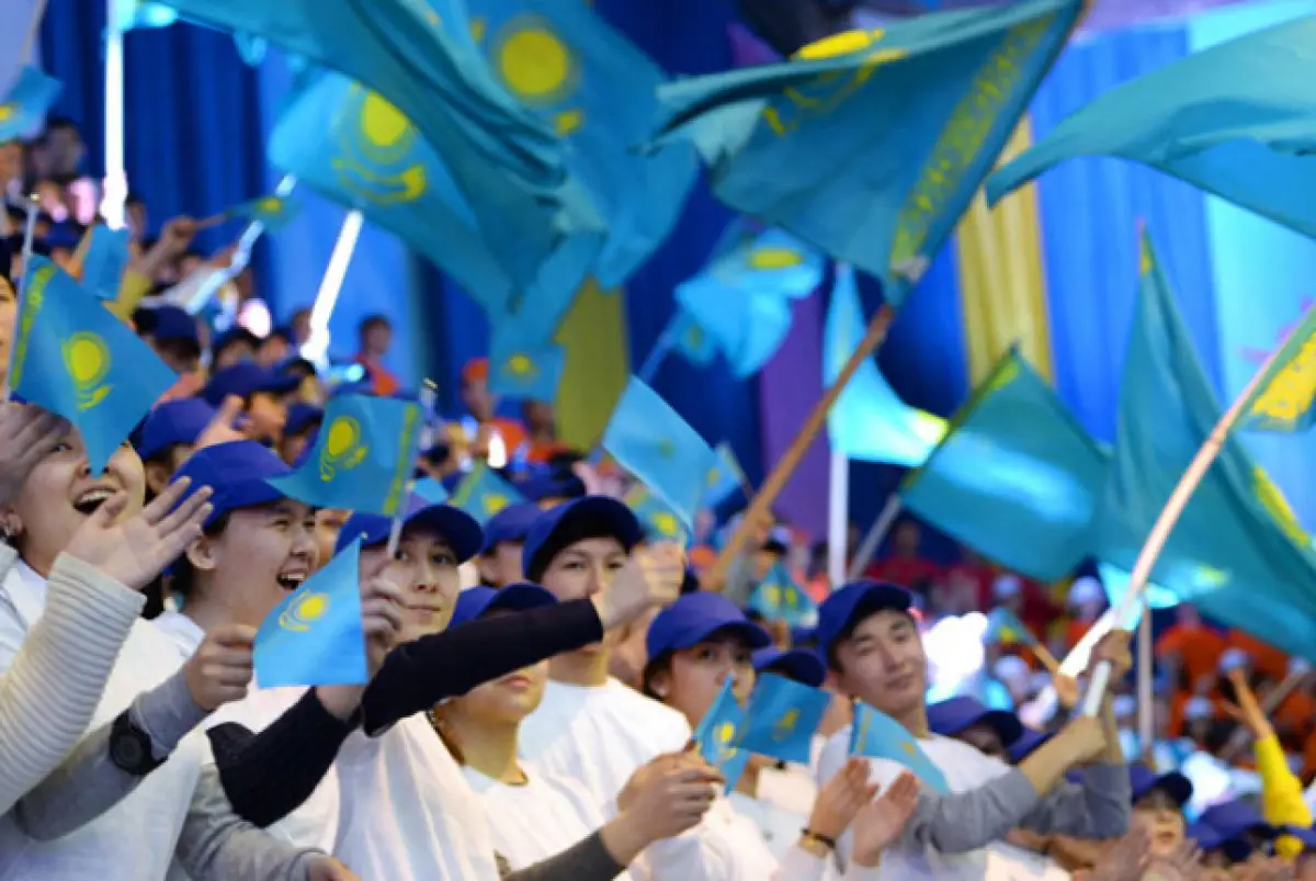 В КАЗАХСТАНЕ МОЛОДЕЖЬ НЕ ИМЕЕТ НИ РАБОТЫ, НИ ДОХОДА