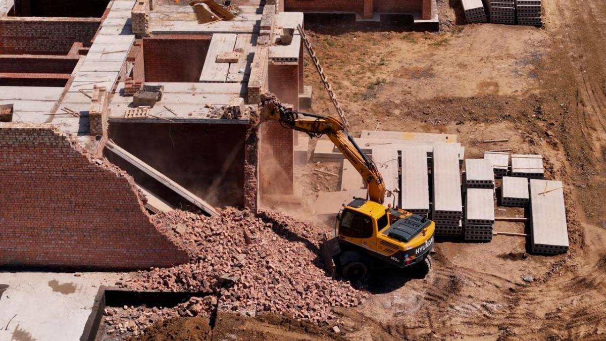 В Астане расследуется дело о мошенничестве строительной компании.