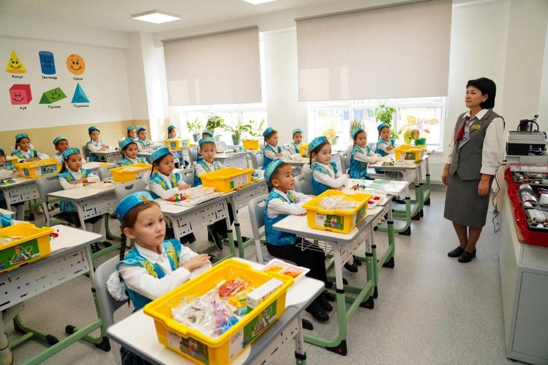 Бесплатное обучение учителей по применению искусственного интеллекта проводится