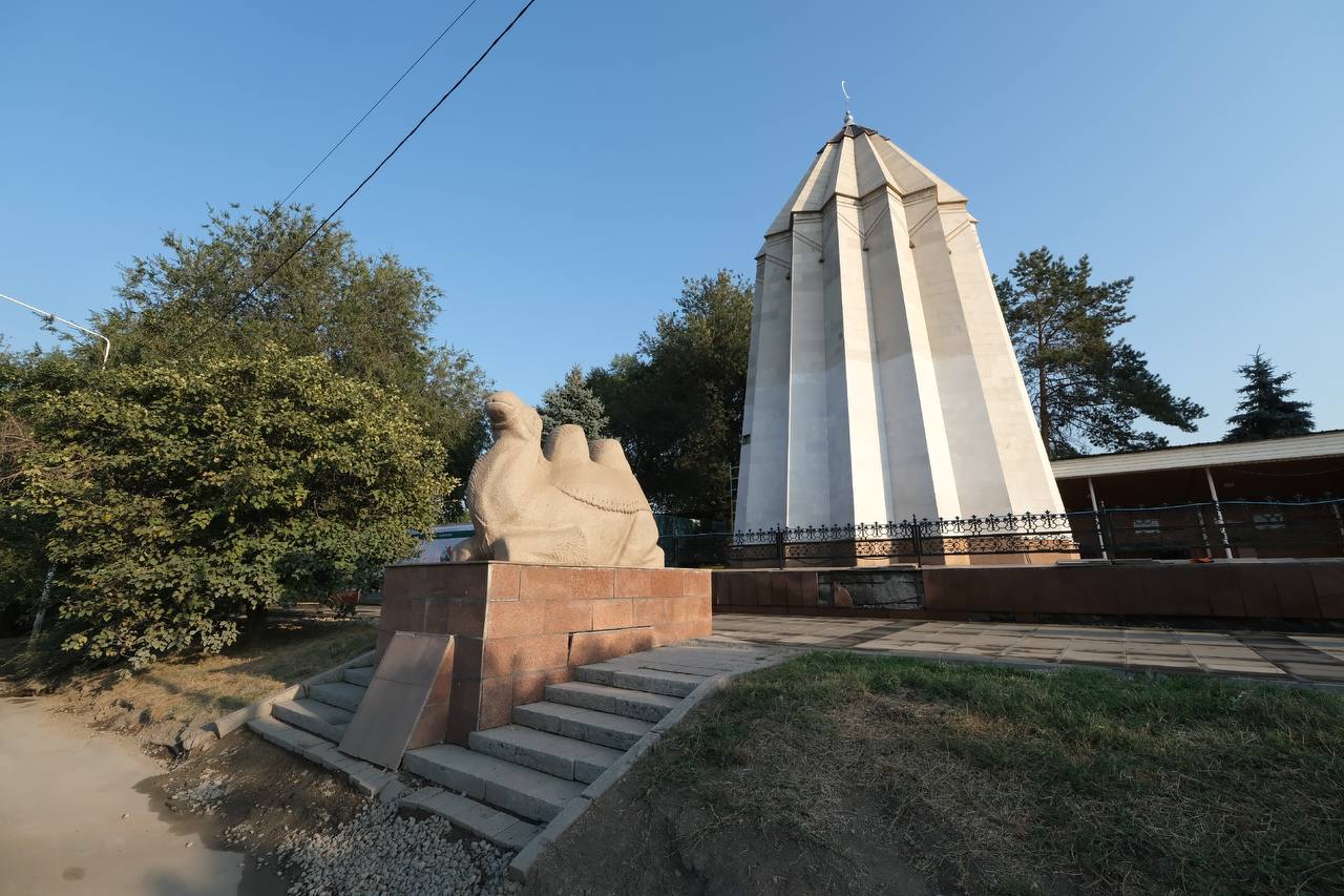 В Алматы будет реконструирован мемориальный комплекс Райымбека батыра