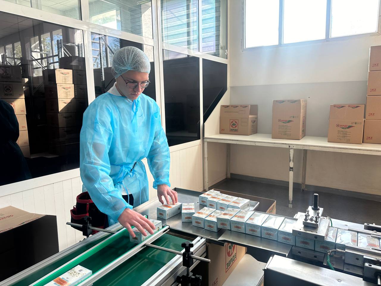 В Казахстане впервые в пилотном режиме запущена маркировка биологически активных добавок.