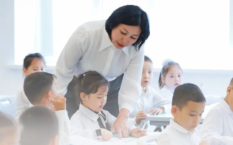 Министерство просвещения объявляет челлендж «Поздравь своего учителя»