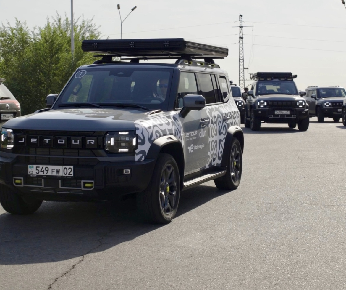 На берегу реки Иле прошла необычная субботник