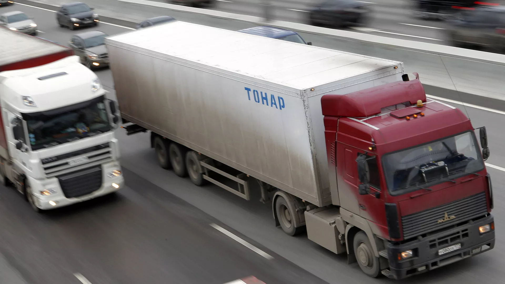 Задержаны лица, ввозившие грузовики из Китая по поддельным документам