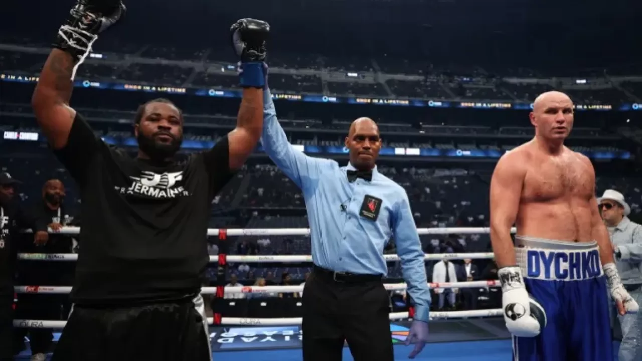 Иван Дычко потерпел первое поражение в профессиональном боксе.