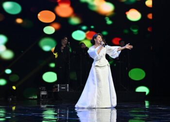 Глава государства поздравил певицу Толкын Забирову с юбилеем