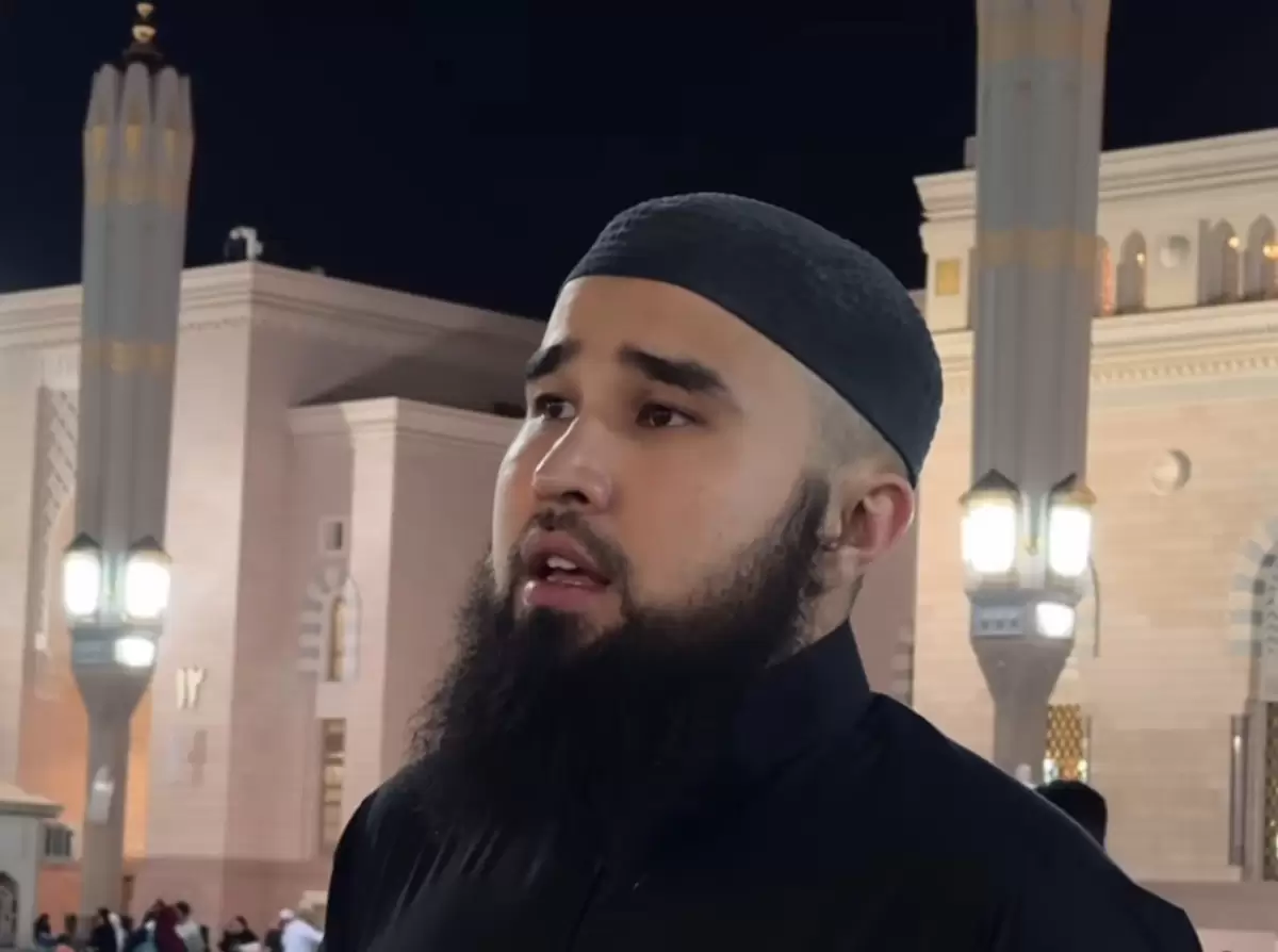 «Намазхандар арттарын шашып кетеді» — блогер Рустем Жугинисов убрал туалет и призвал людей к порядку.