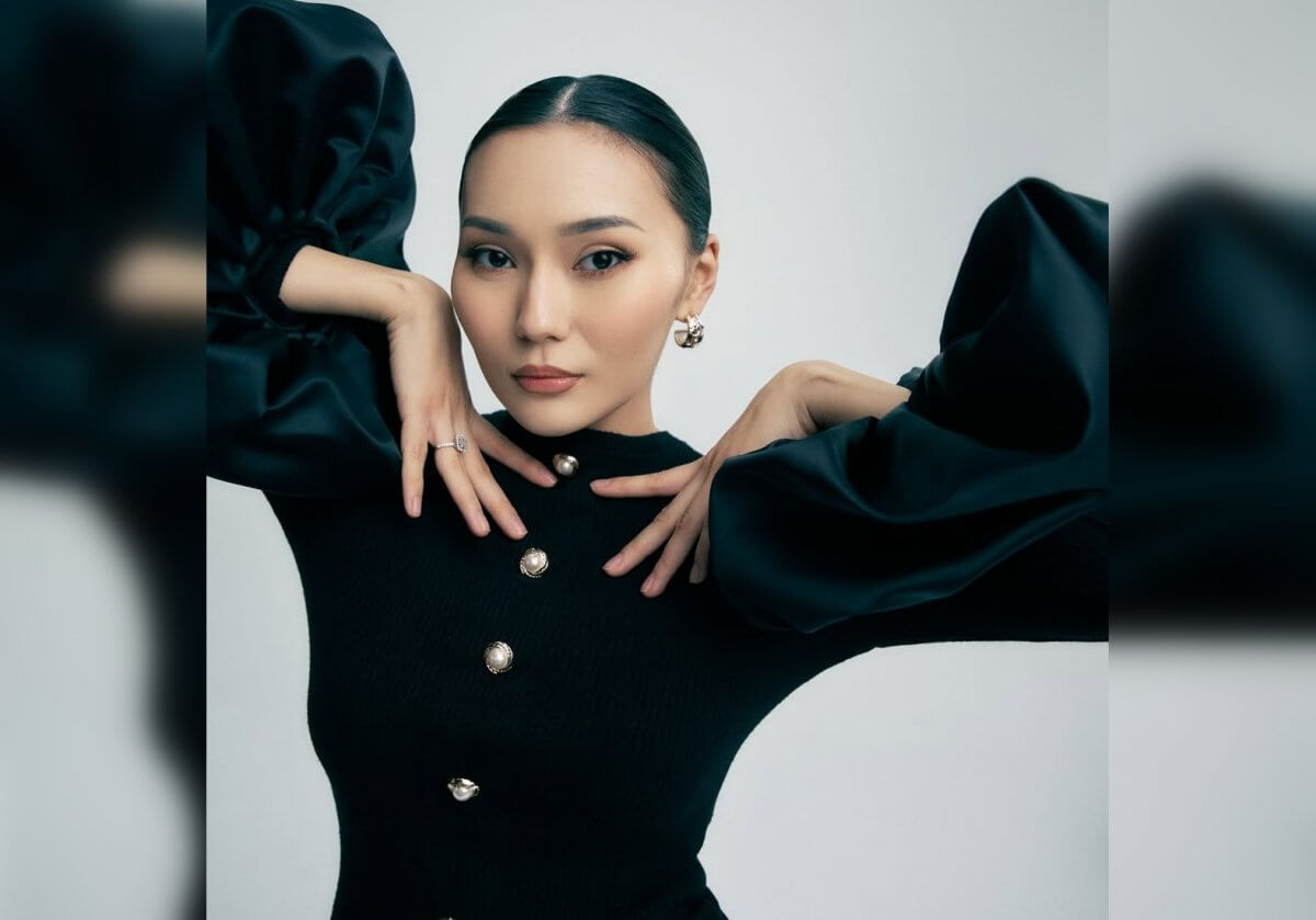 «Почему ты поддерживаешь человека, который чуть не убил твою мать»: Айсауле Бакытбек рассказала об отношениях с отцом