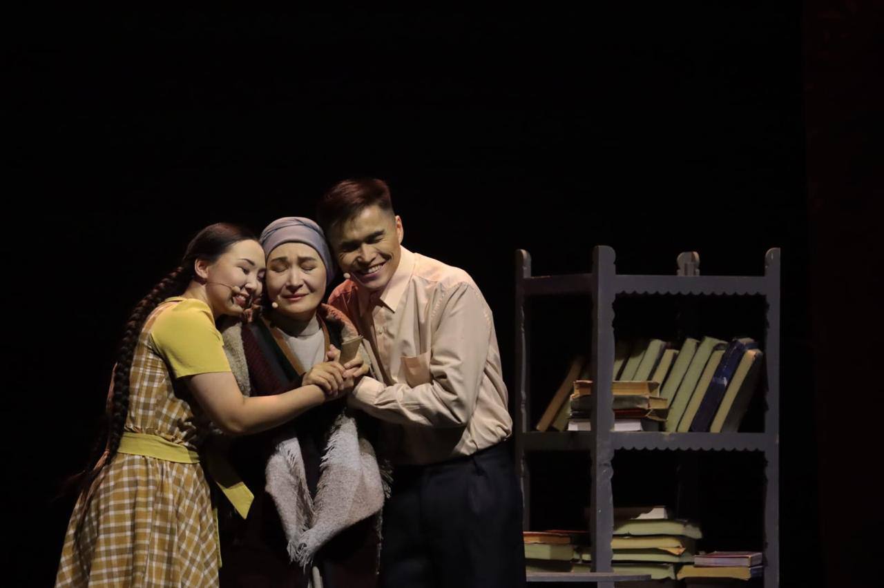 В Астане прошел мюзикл, посвященный «Королеве песни» Розе Баглановой.