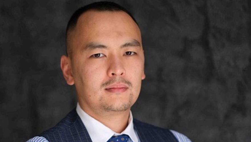 Бывший топ-менеджер Freedom Темерлан Беков требует удалить статью о возбужденном против него уголовном деле.