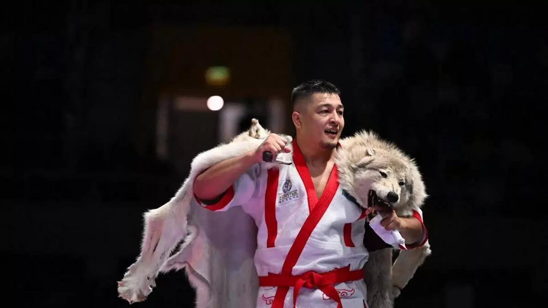 Токаев поздравил победителя турнира «Қазақстан барысы»