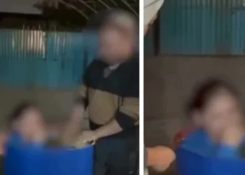 Родители избили дочь за отказ носить хиджаб