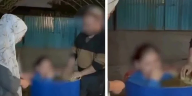 Родители избили дочь за отказ носить хиджаб