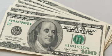 В Казахстане понизился курс доллара