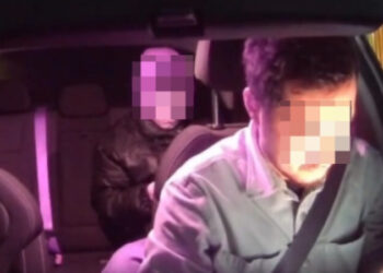 Молодой человек, не заплативший глуховатому таксисту, доставлен в полицию