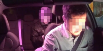 Молодой человек, не заплативший глуховатому таксисту, доставлен в полицию