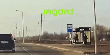 В Актобе мужчина разрушил автобусную остановку после ссоры с женой