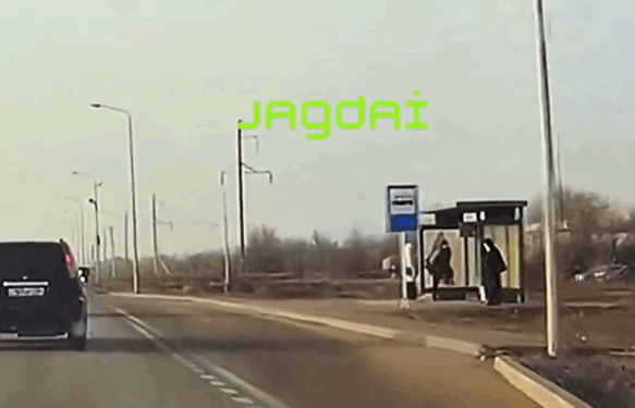 В Актобе мужчина разрушил автобусную остановку после ссоры с женой