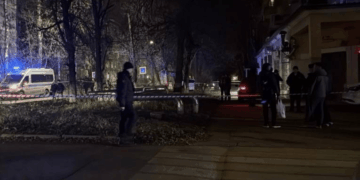 9-летний мальчик лишился пальцев, пытаясь поднять деньги с земли