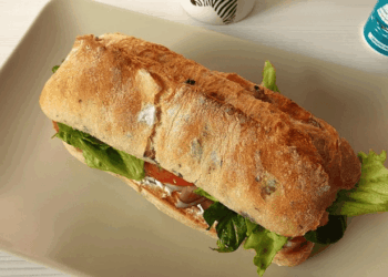 В Жамбылской области 12 школьников отравились фастфудом