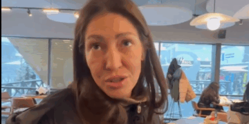 «Я родилась в СССР»: администратор ресторана вызвала резонанс в сети