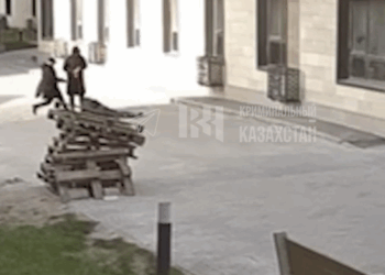 В Алматы мужчина был избит арендатором квартиры