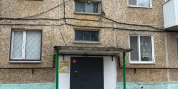 Убил мать и ранил бабушку ножом: состояние пострадавшей тяжёлое