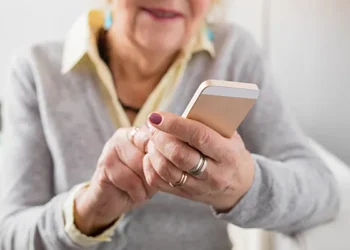 Павлодарская пенсионерка перевела 2 млн тенге мошенникам, думая, что «возвращает деньги государству»